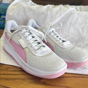 Puma Women’s White Sneakers with Pink Accents Size 8